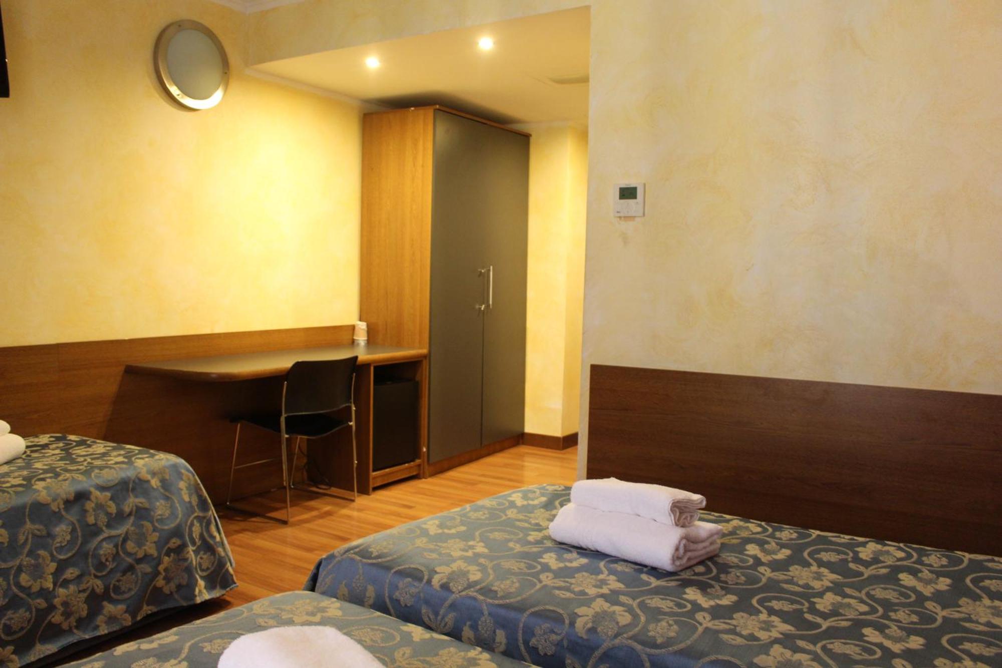 Club Hotel Milan Exterior photo